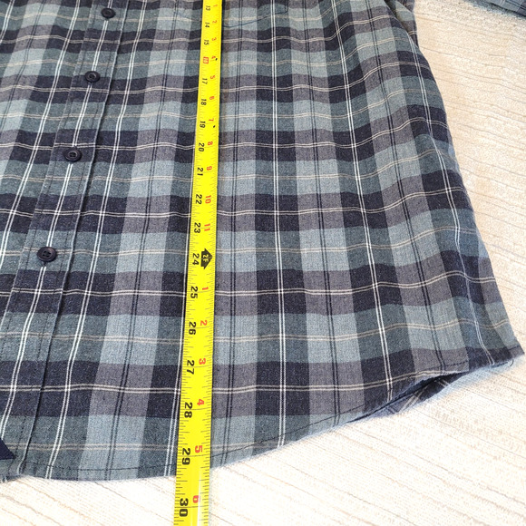 Untuckit Men’s XL Flannel Shirt Blue Gray Plaid Long Sleeve Button Up Cotton D6 - Picture 8 of 8